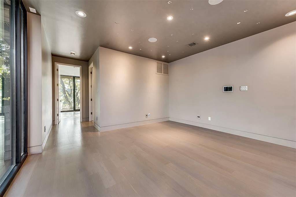 4236 Glenwood Ave - Photo 2 of 36