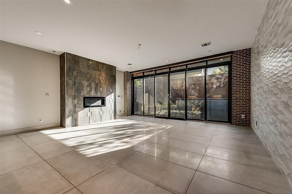 4236 Glenwood Ave - Photo 4 of 36