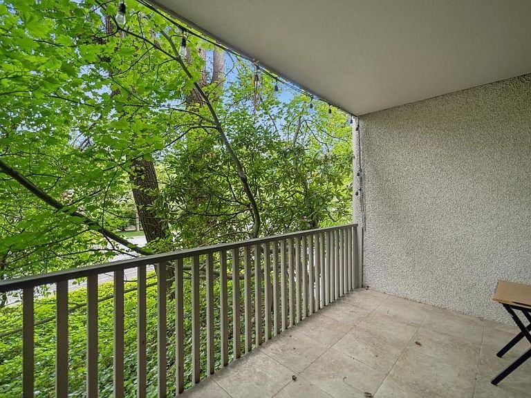 9901 Ne 4th St - Photo 3 of 27