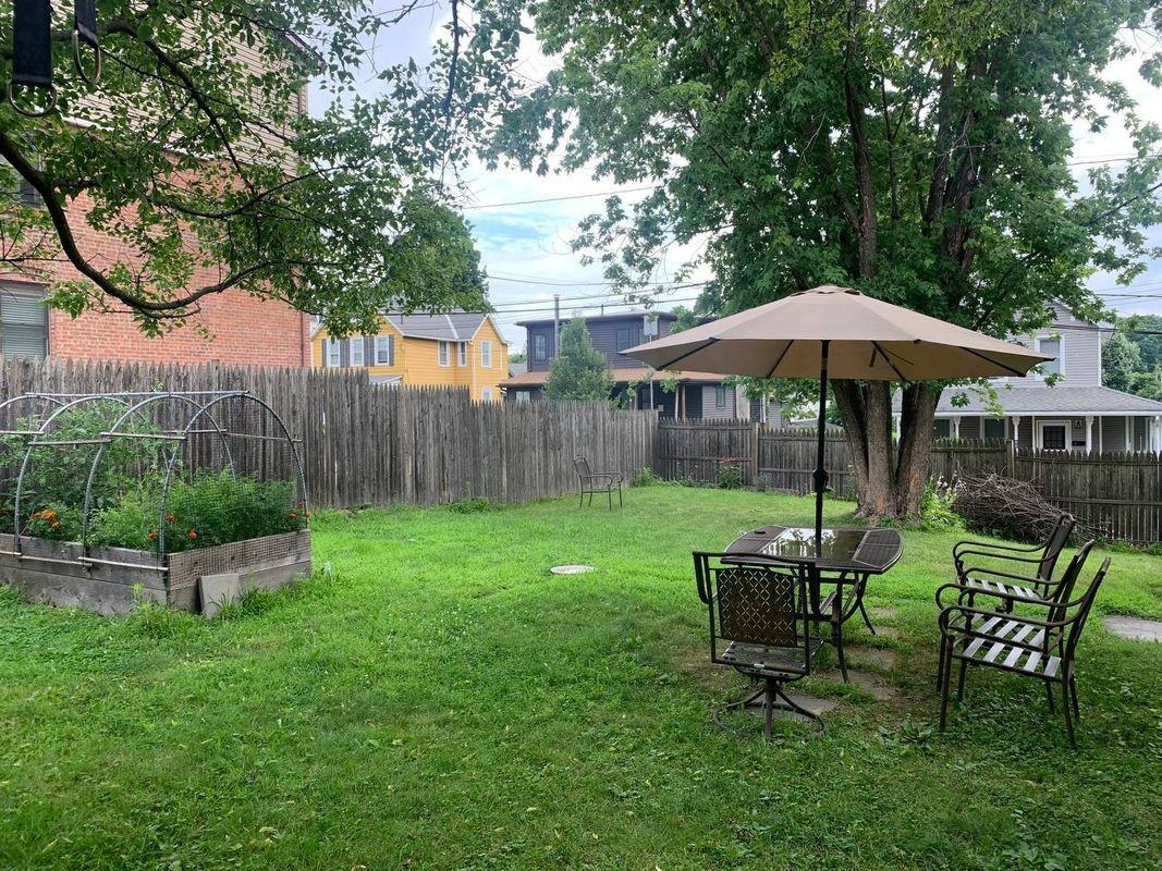 38 Davis St - Photo 3 of 10