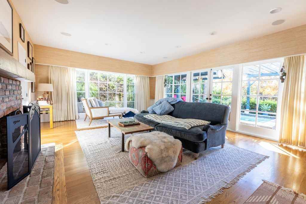 4053 Cromwell Ave - Photo 3 of 3