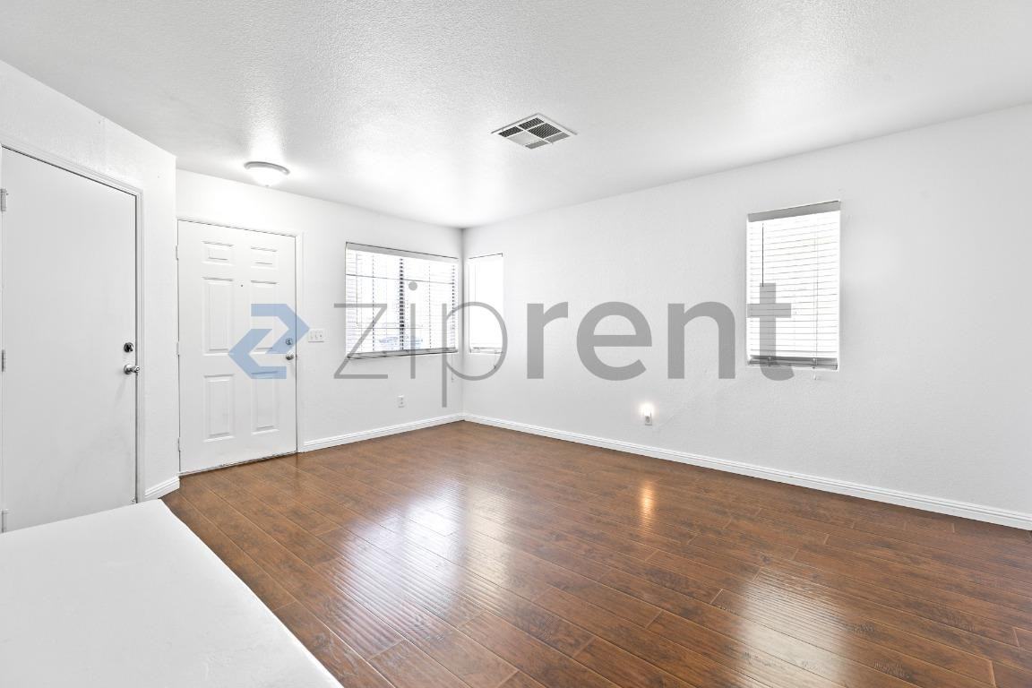 2005 Rose Coral Ave - Photo 5 of 28