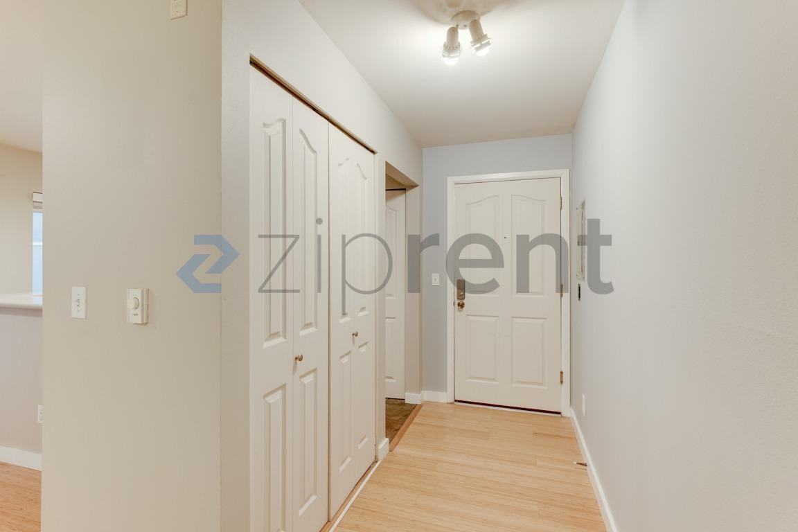 2419 8th Ave N #202 - Photo 4 of 23