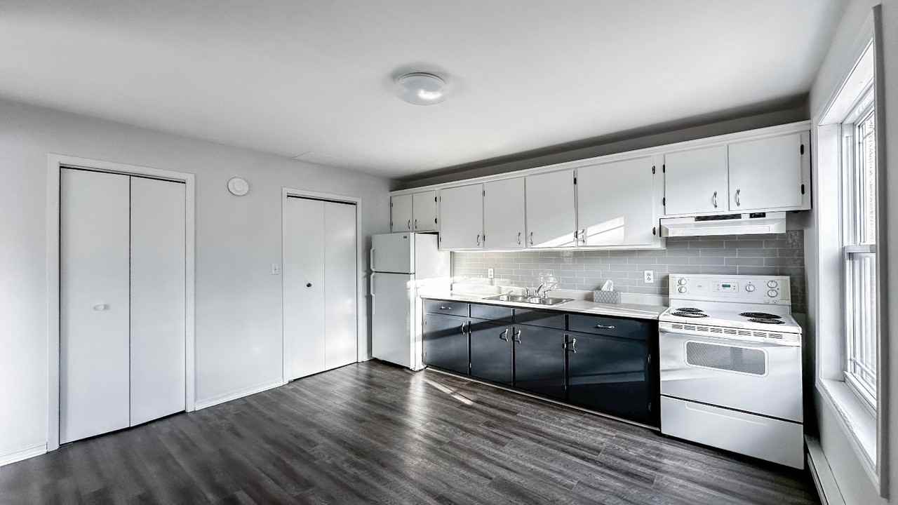 322 Townsend Street - Photo 2 of 10