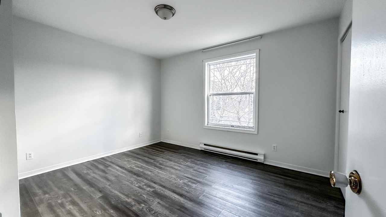 322 Townsend Street - Photo 7 of 10