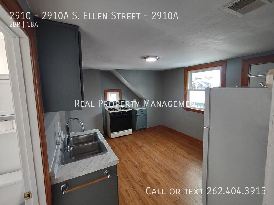 2910 - Photo 2 of 15