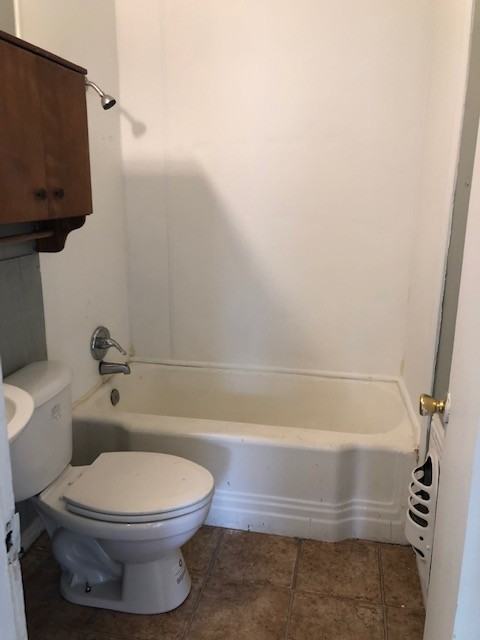 301 S Independence St - Photo 7 of 9