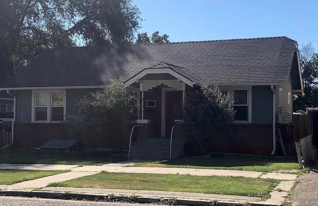 412 15th Ave S #4 - Photo 2 of 11