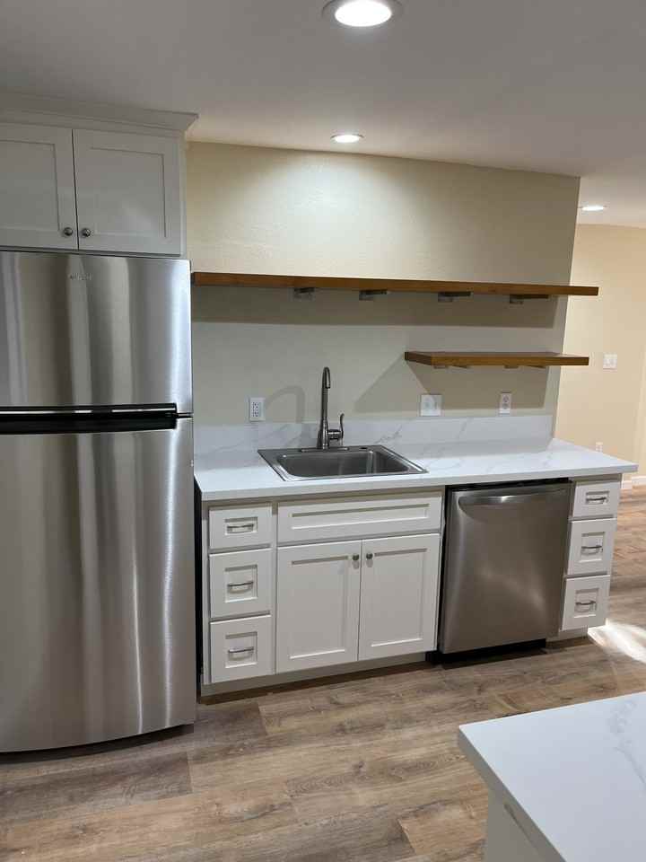 1240 Warner St #5 - Photo 6 of 10