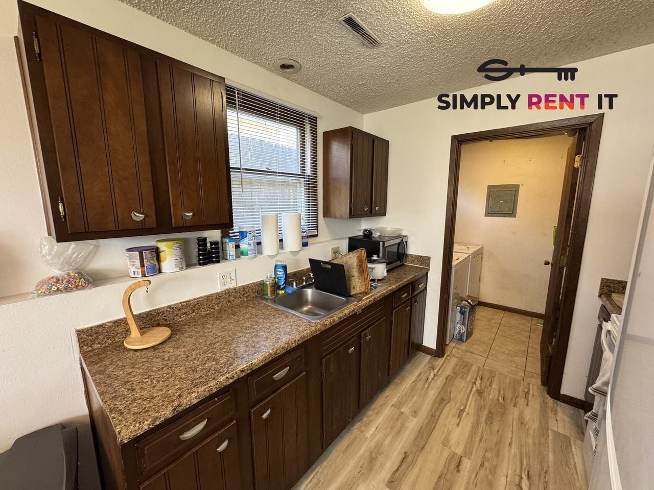 209 E 6th St #101 - Photo 5 of 14