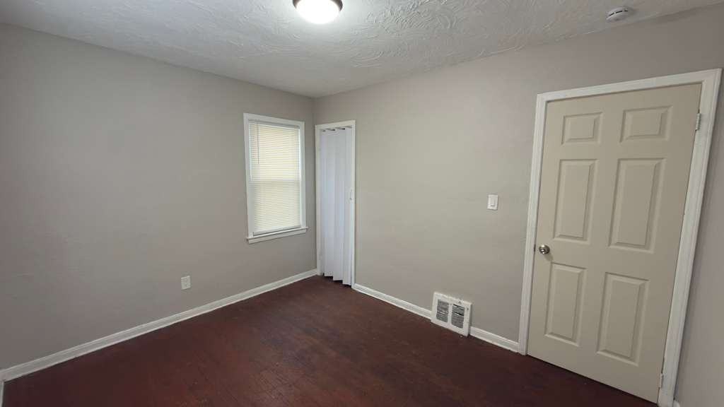 19210 Revere St - Photo 4 of 12