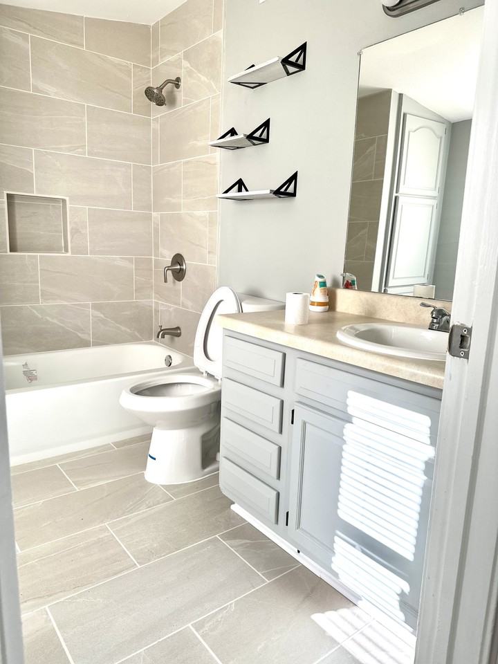 655 Avenue A - Photo 5 of 11