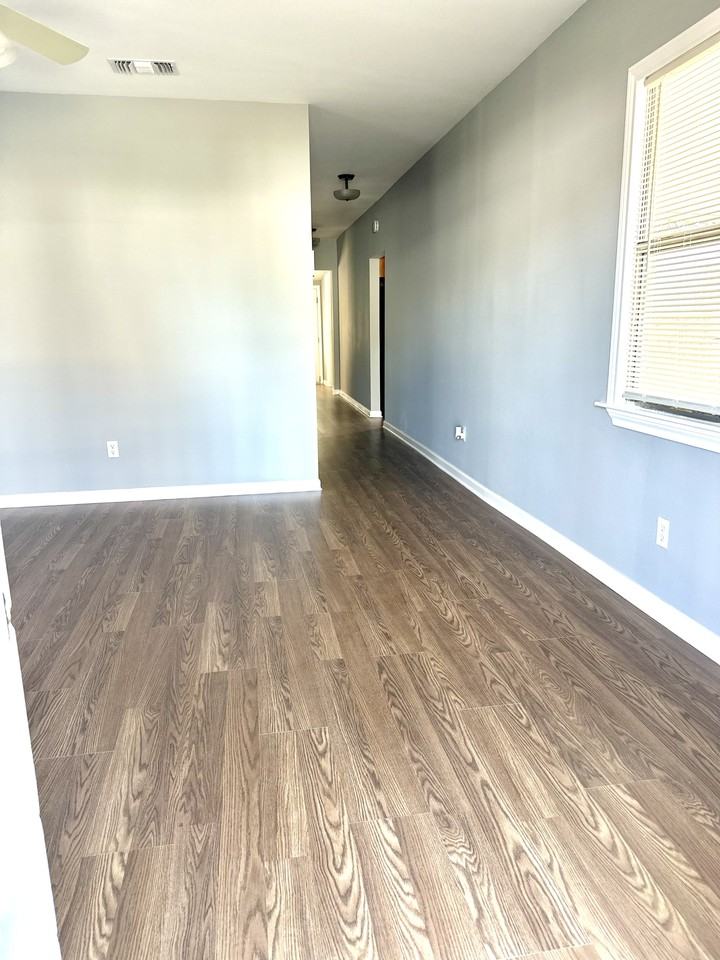 655 Avenue A - Photo 6 of 11