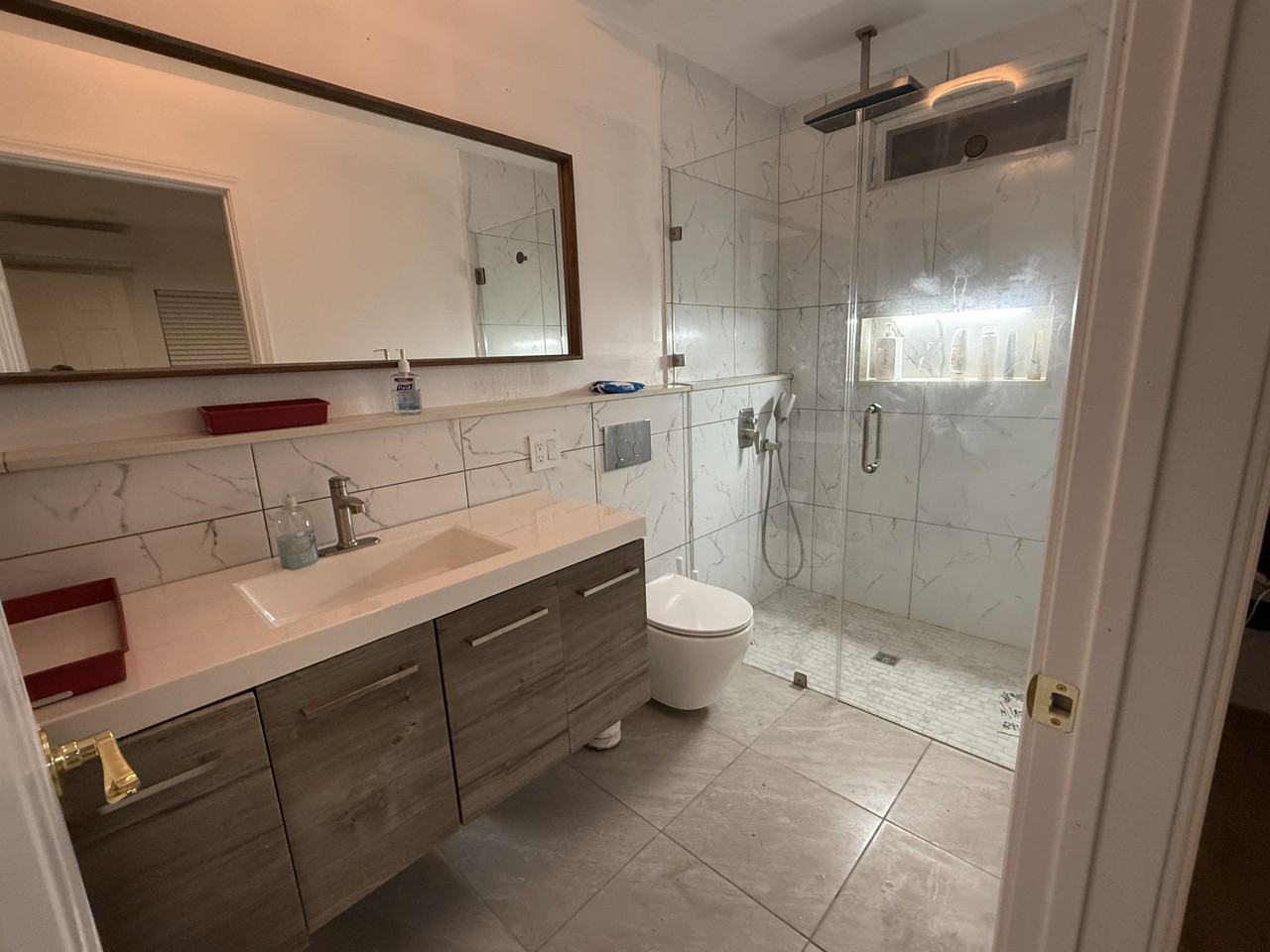 5544 Lawson St #B - Photo 3 of 26