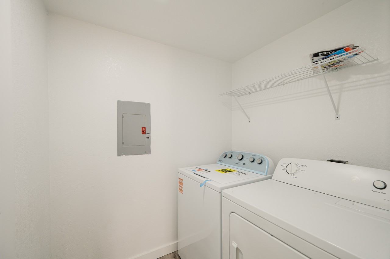 3106 Eisenhower Rd - Photo 2 of 4
