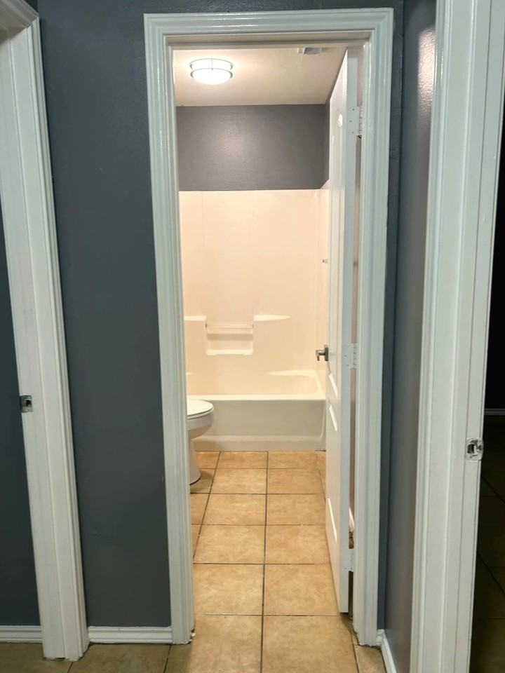 2509 Toledo Ave #1 - Photo 6 of 9