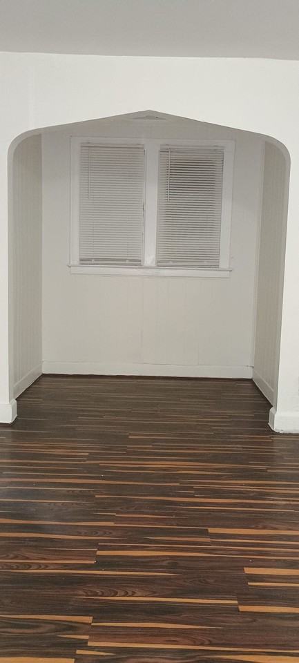 20290 Annott St - Photo 3 of 7