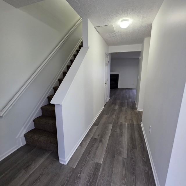 6067 Brice Park Dr - Photo 3 of 14