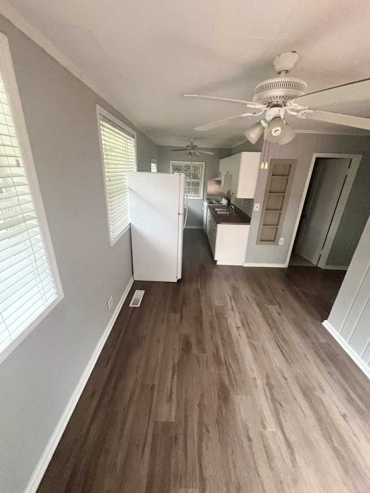 3022 Dartmouth Ave N #2 - Photo 6 of 22