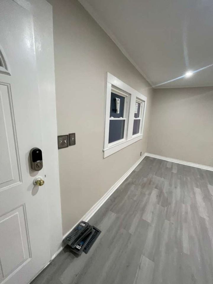 220 Highland Ave Sw - Photo 6 of 12