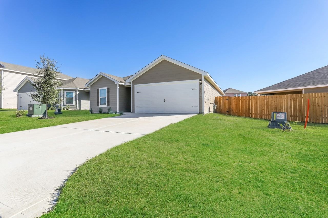 26627 Ezemily Dr - Photo 6 of 31