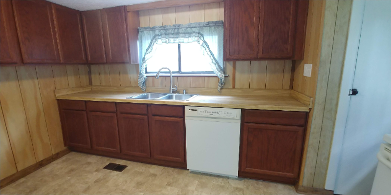 136 E Wadsworth Cir - Photo 2 of 6