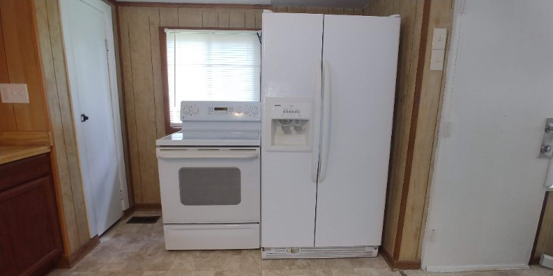 136 E Wadsworth Cir - Photo 3 of 6