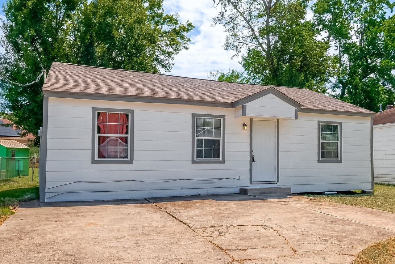 6823 Goforth St - Photo 2 of 29