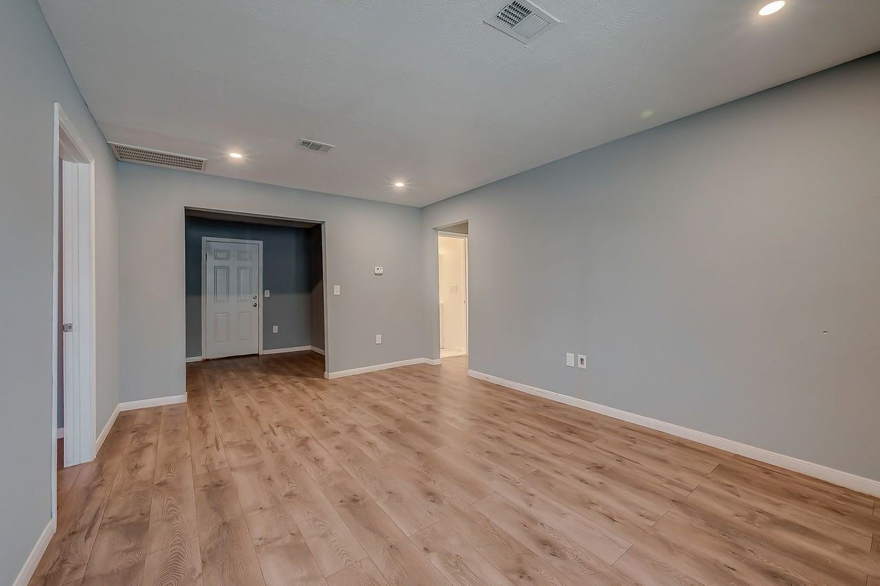 6823 Goforth St - Photo 6 of 29