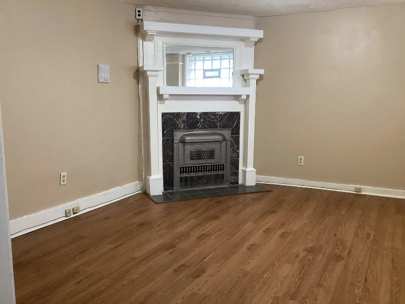 4423 S Indiana Ave #G - Photo 2 of 5