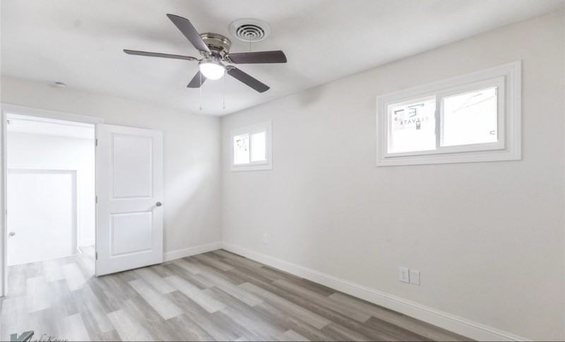 1433 Park Ave - Photo 7 of 21