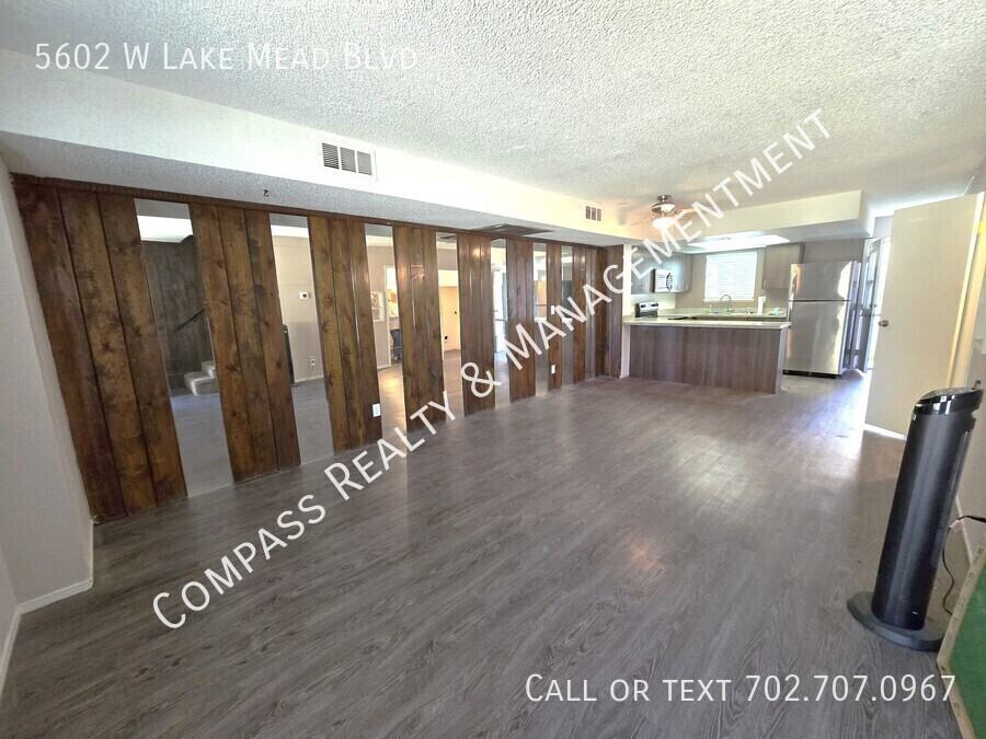 5602 W Lake Mead Blvd - Photo 3 of 14