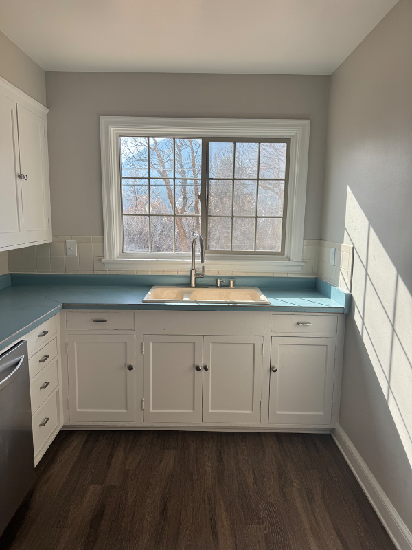 2036 Ridgeway Ave - Photo 3 of 23