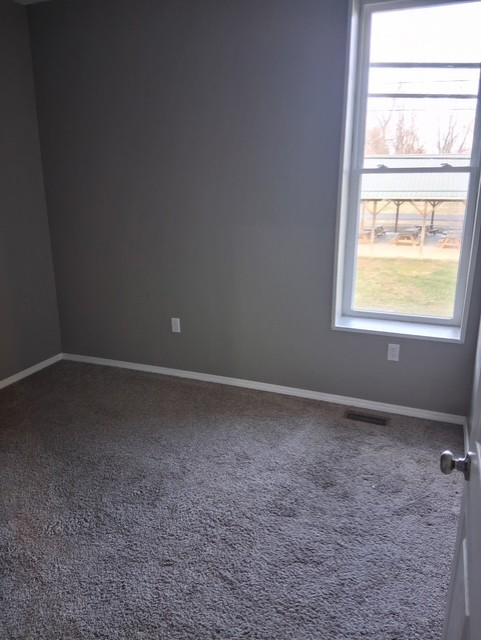 550 111/113 S Sr - Photo 3 of 7