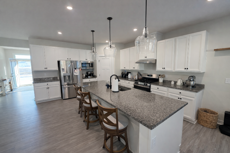 425 Patriots Walke Dr - Photo 2 of 3