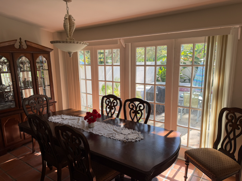 404 15th St - Photo 4 of 18