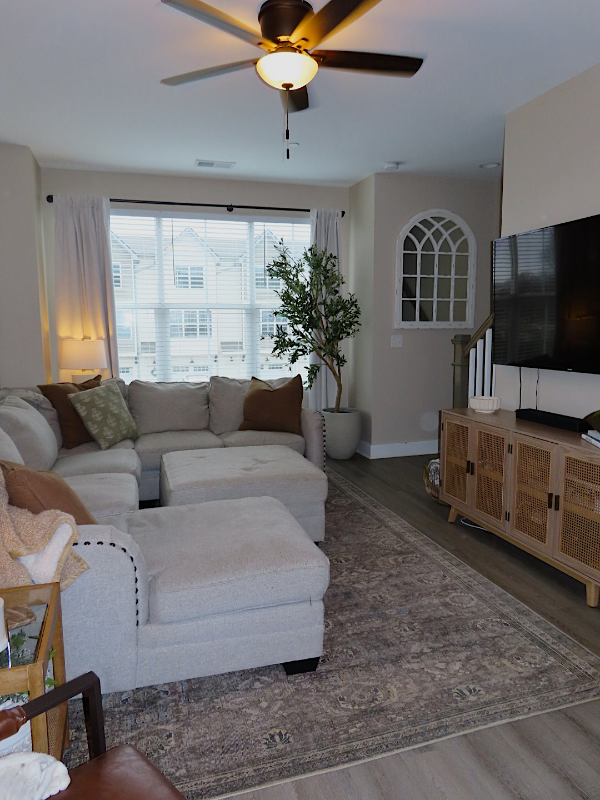 204 Harper Lndg - Photo 2 of 8