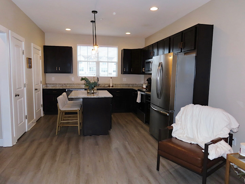 204 Harper Lndg - Photo 3 of 8