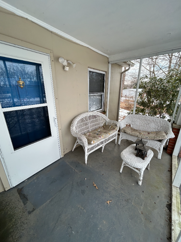 715 Tabor Rd - Photo 2 of 10