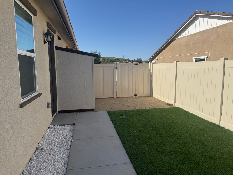 11762 Saddleback Dr - Photo 2 of 13