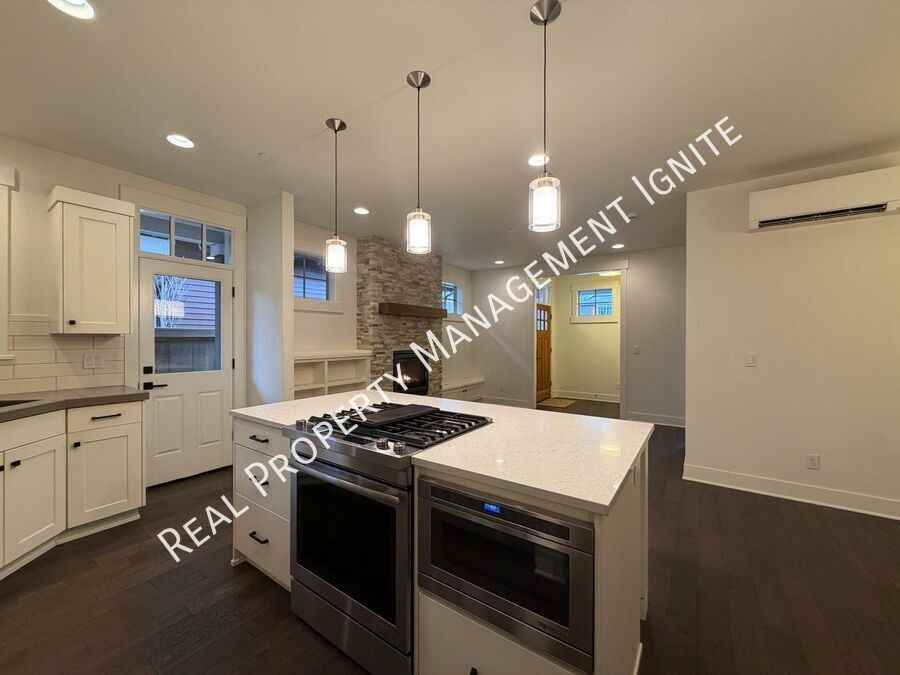 1650 Nw Lewis St #4 - Photo 7 of 21