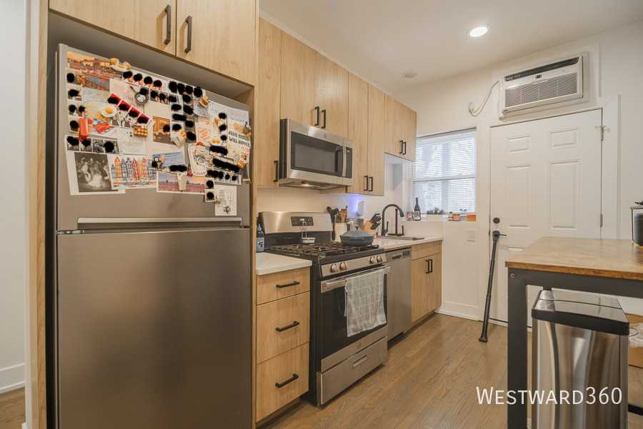 6207 N Glenwood Ave #2 - Photo 2 of 13