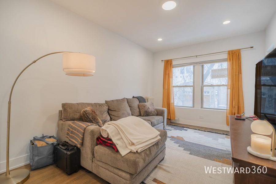 6207 N Glenwood Ave #2 - Photo 4 of 13