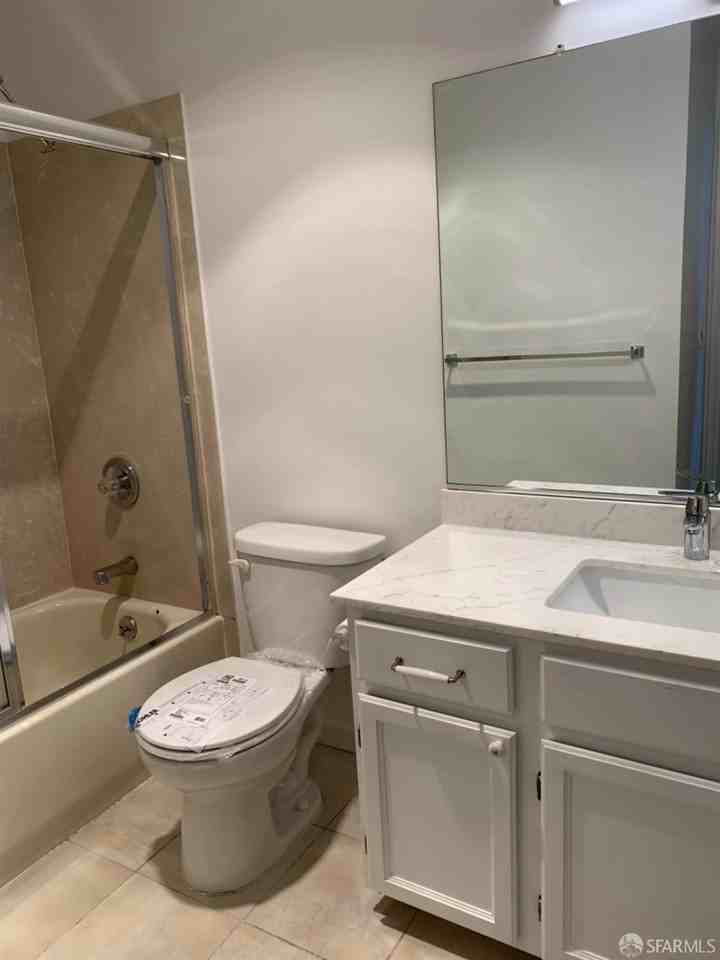 550 S Van Ness Ave #550-301 - Photo 2 of 15