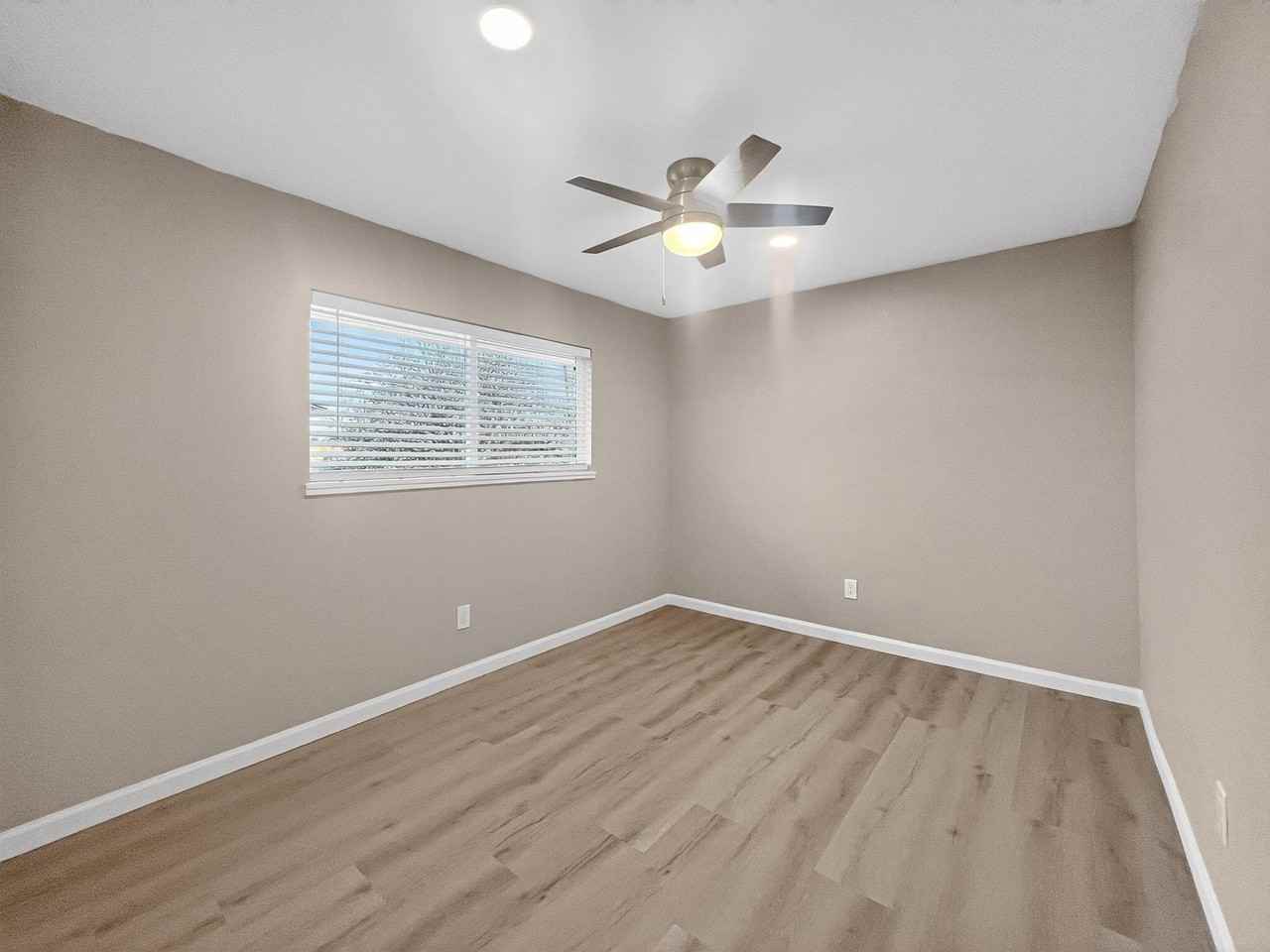 409 W 18th St #409B - Photo 6 of 25