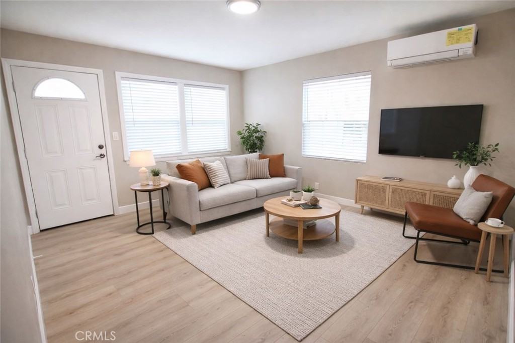 3114 W Burbank Blvd #3114A - Photo 3 of 10