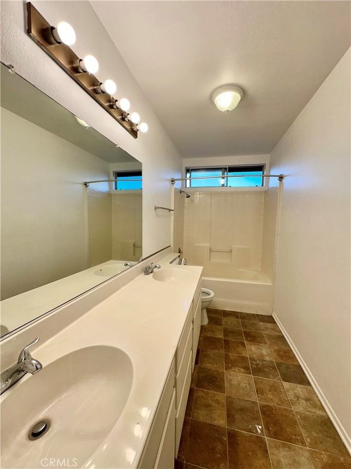 5032 Berkley Ave #5032 - Photo 2 of 15