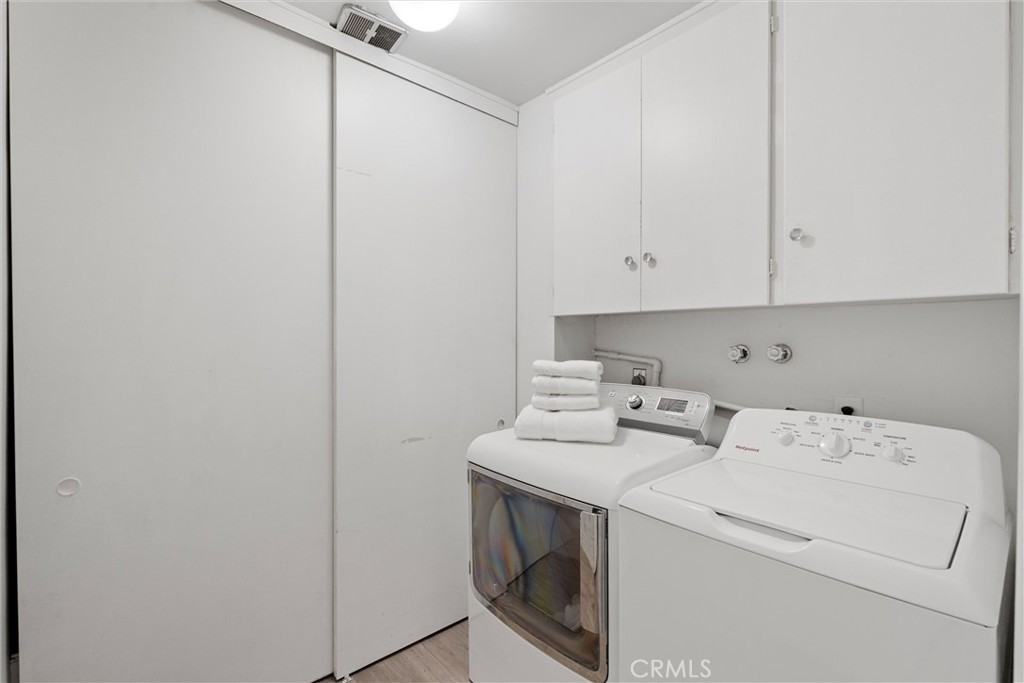 1349 Shadow Ln #1349H - Photo 3 of 25