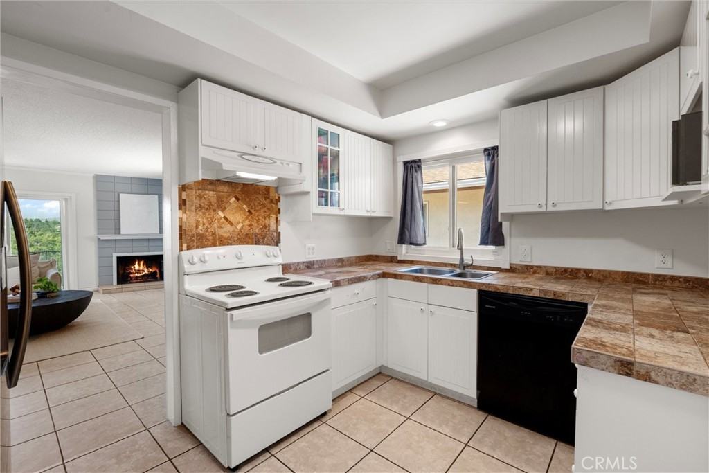 1349 Shadow Ln #1349H - Photo 6 of 25