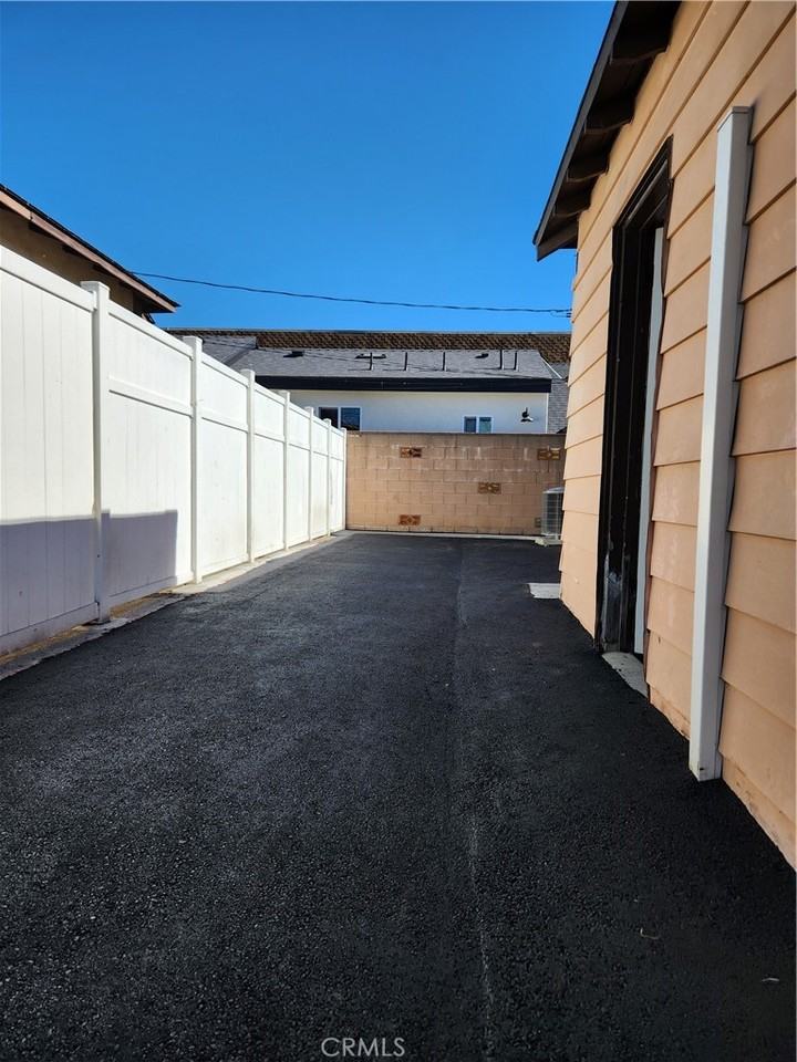 3721 W Victory Blvd #3721 - Photo 3 of 10